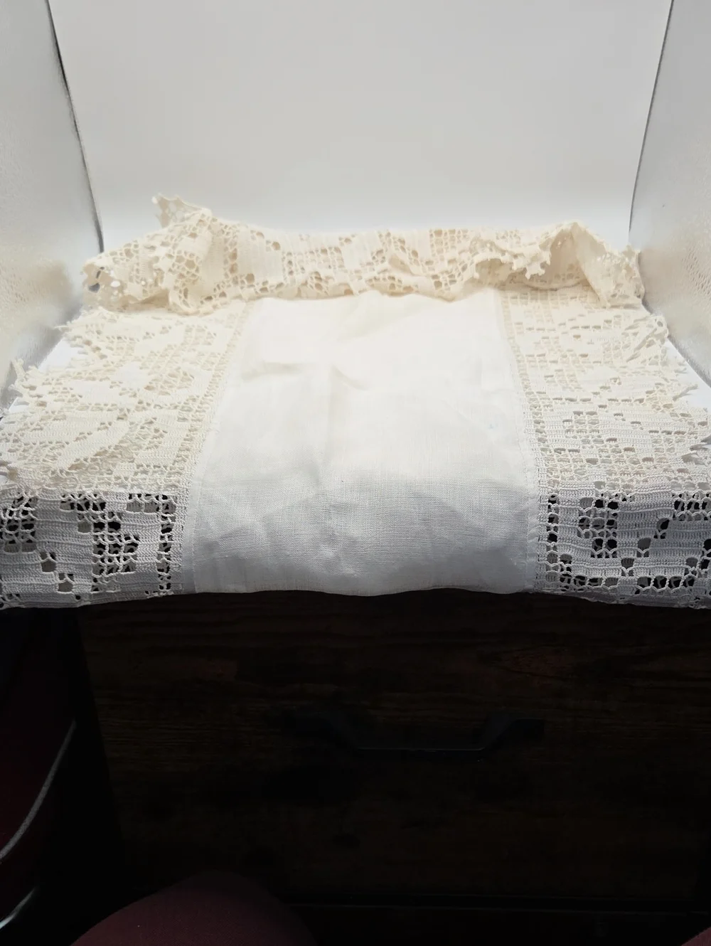 Doilie-Lace Edge Table Runner - Cream. Vintage